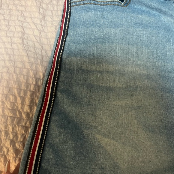 cute denim skirt with red white and blue &  Diamond stitching - Picture 3 of 4